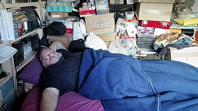 hadeszeuss2 online show from November 30, 2025, 2:40 pm