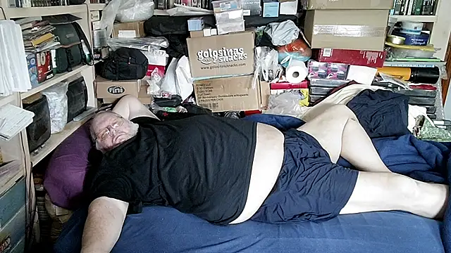 hadeszeuss2 online show from April 12, 2026, 1:36 pm