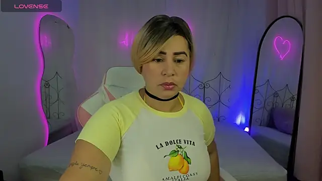 MIA PAMELA 09 online show from September 20, 2025, 2:44 pm