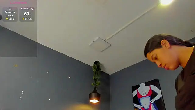 Hannah Miller   online show from November 6, 2025, 5:17 pm