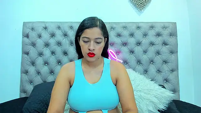 Hannah Miller   online show from October 25, 2025, 5:24 pm