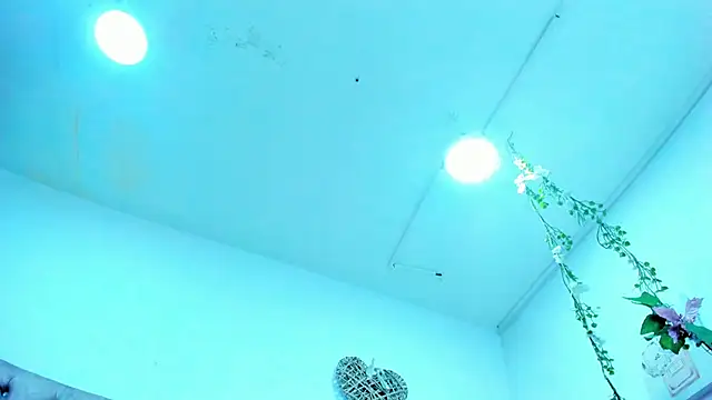 Hannah Miller   online show from October 10, 2025, 5:36 pm