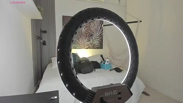 Snapshot of emma_alice_ chatting on October 31, 2025, 12:13 pm emma alice online show from October 31, 2025, 12:13 pm