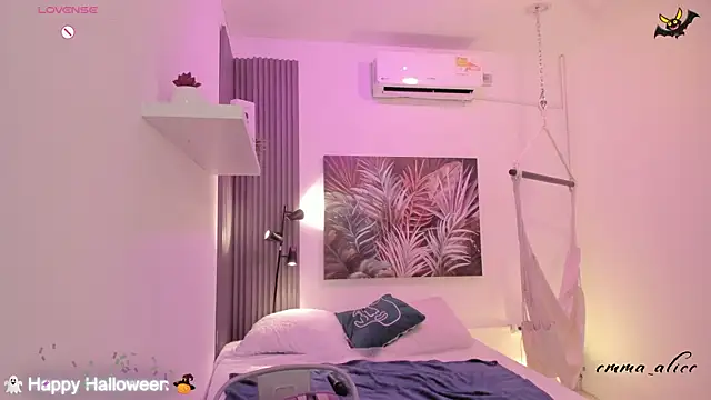 Snapshot of emma_alice_ chatting on October 15, 2025, 12:13 pm emma alice online show from October 15, 2025, 12:13 pm