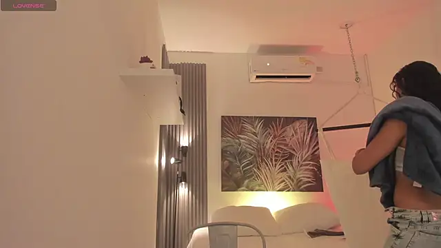 Snapshot of emma_alice_ chatting on November 15, 2025, 12:09 pm emma alice online show from November 15, 2025, 12:09 pm