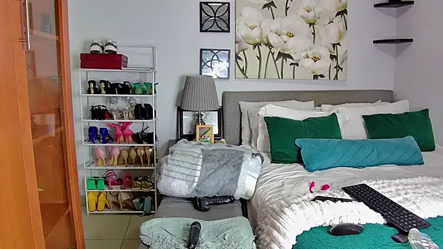 NaughtyKelly28 online show from February 6, 2026, 4:19 am