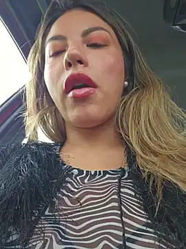 Snapshot of Karen_San_Miguel chatting on October 7, 2025, 6:20 pm Karen San Miguel online show from October 7, 2025, 6:20 pm