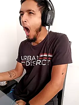 Snapshot of mosmar_20 chatting on February 28, 2025, 7:35 pm mosmar 20 online show from February 28, 2025, 7:35 pm