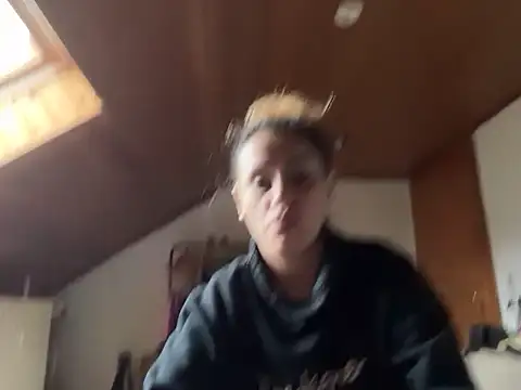 JeSuisUnTapin online show from October 16, 2025, 10:45 am