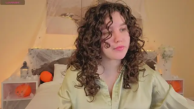 Ariella Sol online show from November 6, 2025, 1:09 am