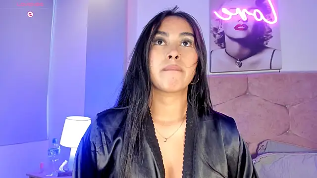 Snapshot of Cameliaa_Smiith chatting on March 6, 2025, 3:57 am Cameliaa Smiith online show from March 6, 2025, 3:57 am