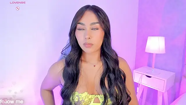 Cameliaa Smiith online show from April 18, 2026, 4:48 am