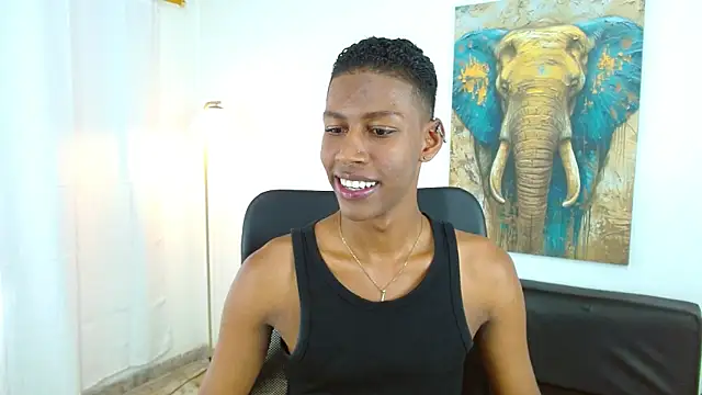 maiki18  online show from November 13, 2025, 8:46 pm