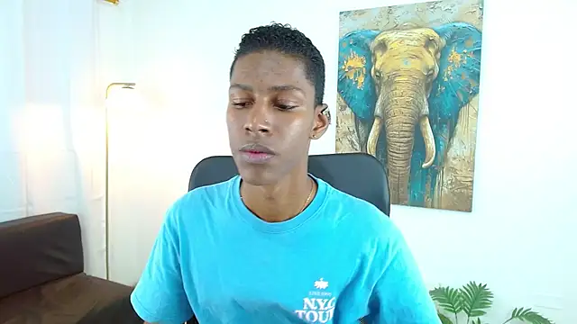 maiki18  online show from October 23, 2025, 9:02 pm