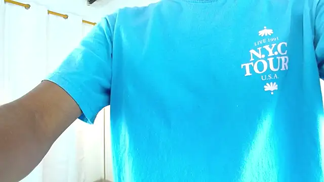 maiki18  online show from November 10, 2025, 8:47 pm