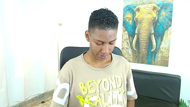 maiki18  online show from November 15, 2025, 1:59 pm