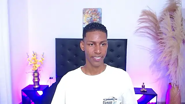 maiki18  online show from October 29, 2025, 8:52 pm