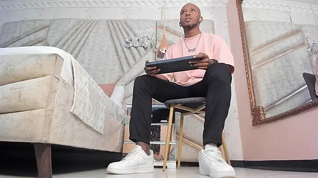 Snapshot of JamesParck chatting on February 22, 2025, 11:24 am JamesParck online show from February 22, 2025, 11:24 am