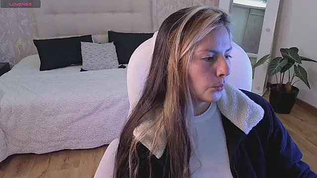 brandy sweet  online show from September 29, 2025, 4:34 pm