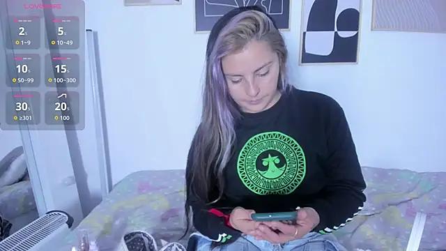 brandy sweet  online show from November 11, 2025, 1:17 pm