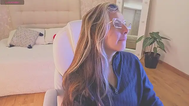 brandy sweet  online show from September 19, 2025, 10:41 am