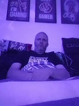 ShyBoy1982 online show from October 18, 2025, 9:17 pm