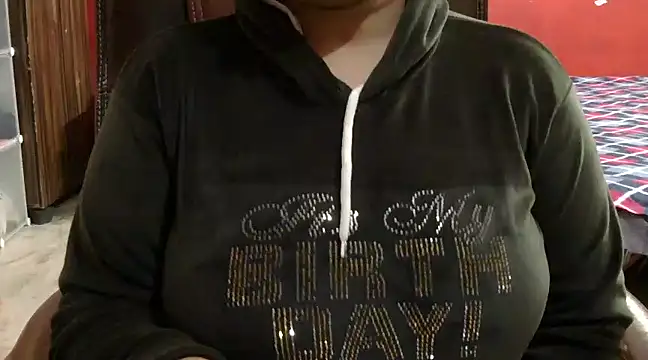 Snapshot of Your-Bhabi chatting on January 5, 2025, 2:49 am Your-Bhabi online show from January 5, 2025, 2:49 am