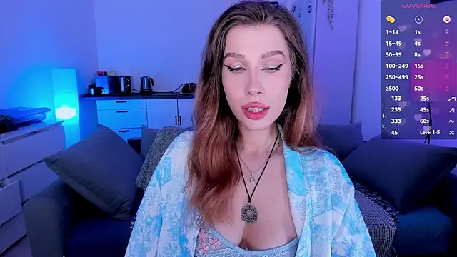 tenderdreams online show from October 10, 2025, 10:32 pm