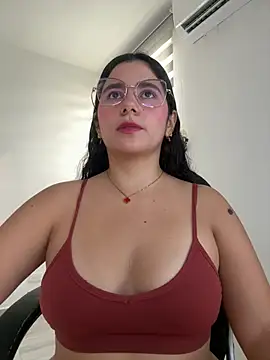 Snapshot of Natasha-28 chatting on July 12, 2026, 10:10 pm Natasha-28 online show from July 12, 2026, 10:10 pm