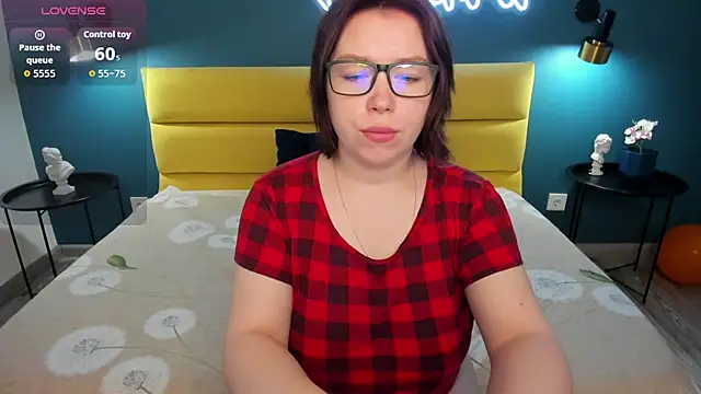 Snapshot of Emily_Amorre chatting on July 15, 2026, 1:45 am Emily Amorre online show from July 15, 2026, 1:45 am