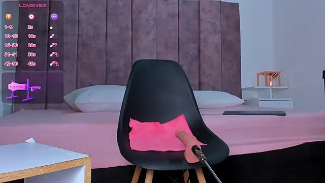 SelenaGmez online show from June 18, 2026, 11:32 pm