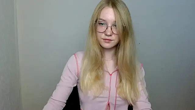 Snapshot of cindi_hot chatting on November 9, 2025, 3:05 pm cindi hot online show from November 9, 2025, 3:05 pm