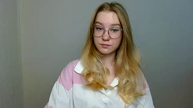 Snapshot of cindi_hot chatting on November 18, 2025, 11:02 am cindi hot online show from November 18, 2025, 11:02 am