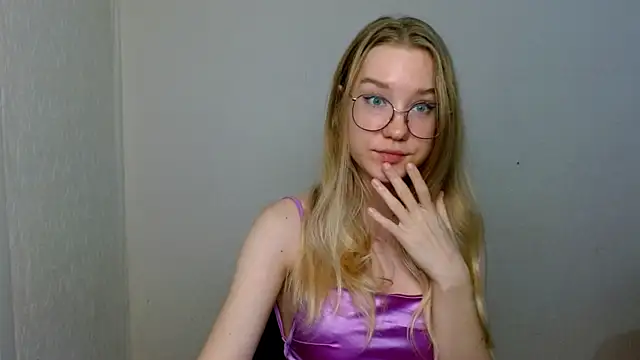 Snapshot of cindi_hot chatting on November 30, 2025, 12:50 pm cindi hot online show from November 30, 2025, 12:50 pm