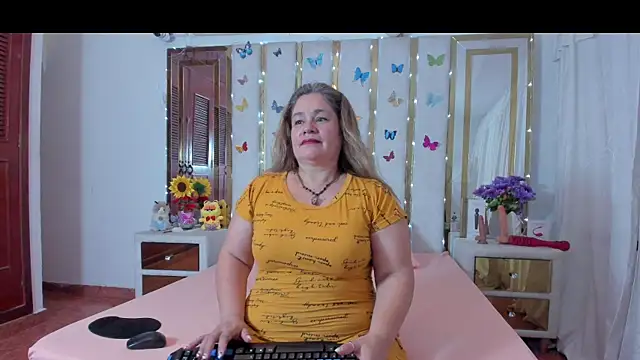 AnyelaGitanaMature online show from November 5, 2025, 11:52 pm