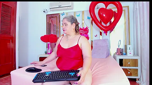 AnyelaGitanaMature online show from February 13, 2026, 2:44 am