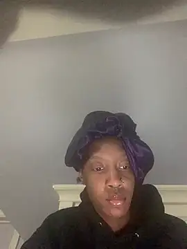 Snapshot of Bluesaphireee chatting on March 11, 2025, 7:24 am Bluesaphireee online show from March 11, 2025, 7:24 am