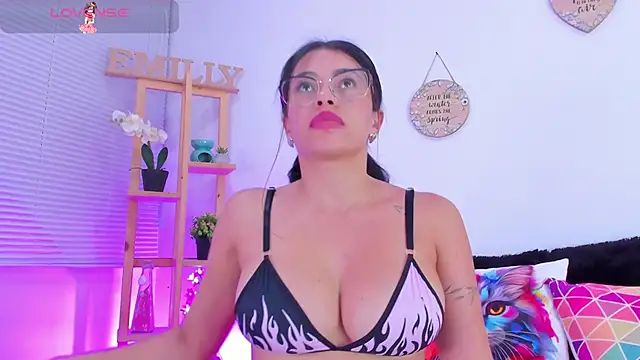 EmillySanders online show from February 2, 2025, 11:32 pm