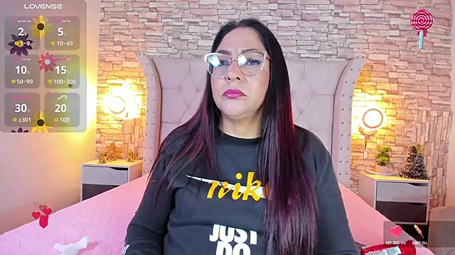 Snapshot of Gina_Myers chatting on February 8, 2025, 1:01 pm Gina Myers online show from February 8, 2025, 1:01 pm