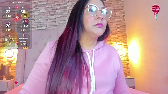 Snapshot of Gina_Myers chatting on February 15, 2025, 12:11 pm Gina Myers online show from February 15, 2025, 12:11 pm