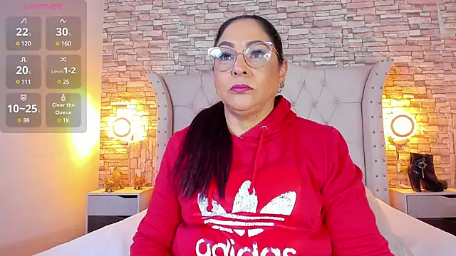 Snapshot of Gina_Myers chatting on March 5, 2025, 12:22 pm Gina Myers online show from March 5, 2025, 12:22 pm