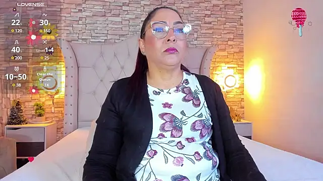 Snapshot of Gina_Myers chatting on February 5, 2025, 12:17 pm Gina Myers online show from February 5, 2025, 12:17 pm