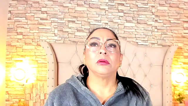 Snapshot of Gina_Myers chatting on September 18, 2025, 12:19 pm Gina Myers online show from September 18, 2025, 12:19 pm