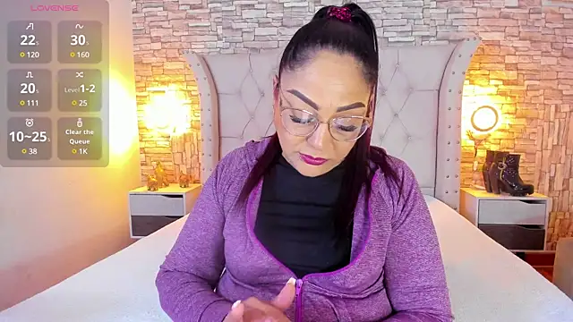 Snapshot of Gina_Myers chatting on March 8, 2025, 12:30 pm Gina Myers online show from March 8, 2025, 12:30 pm