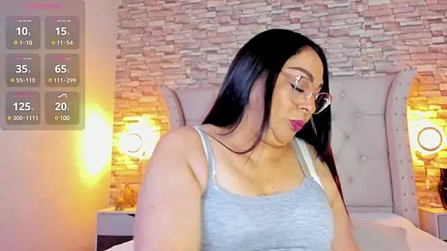 Snapshot of Gina_Myers chatting on March 1, 2025, 1:29 pm Gina Myers online show from March 1, 2025, 1:29 pm