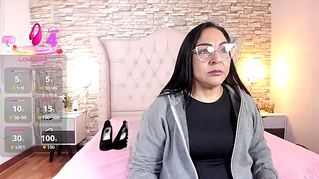 Gina Myers online show from October 12, 2025, 12:39 pm