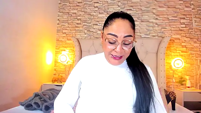 Snapshot of Gina_Myers chatting on October 1, 2025, 12:31 pm Gina Myers online show from October 1, 2025, 12:31 pm