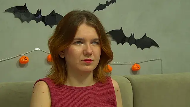 LessySmith online show from November 2, 2025, 4:34 pm