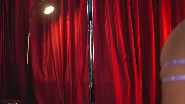 Evelyn Evyyy online show from October 6, 2025, 6:19 pm