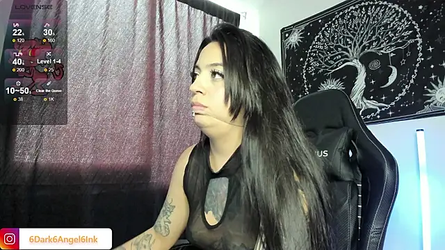 Snapshot of soy_lui_ chatting on February 3, 2026, 10:04 pm soy lui online show from February 3, 2026, 10:04 pm